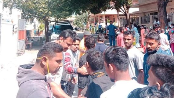 ಭೇಟಿ ಮಾಡಿದ ಅಯ್ಯಪ್ಪ ಸ್ವಾಮಿ ಭಕ್ತರಲ್ಲಿ ವಿಶೇಷವಾಗಿ ಏನ್ನನ್ನೋ ಕೊಟ್ಟು ಕಳುಹಿಸಿದ ದರ್ಶನ್!