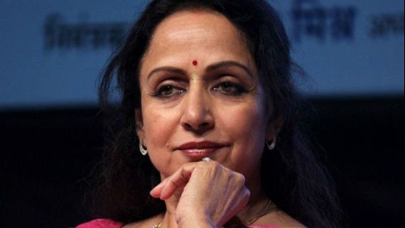 ಕೆನ್ನೆ ಬಗ್ಗೆ ಮಾತನಾಡಿದ್ದಕ್ಕೆ ಕೋಪ ಮಾಡಿಕೊಂಡ ಹೇಮಾಮಾಲಿನಿ