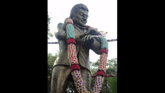 ಡಾ.ರಾಜ್‌ಕುಮಾರ್ ಕಂಚಿನ ಪುತ್ಥಳಿ ಕಳವು: ಇಬ್ಬರ ಬಂಧನ 