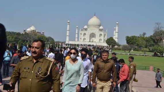 ಆಗ್ರಾದ ತಾಜ್‌ ಮಹಲ್‌ಗೆ ರಕುಲ್ ಪ್ರೀತ್ ಮತ್ತು ಜಾಕಿ ಬಗ್ನಾನಿ ದಿಢೀರ್ ಭೇಟಿ!