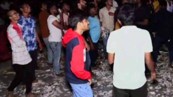 Ram Charan vs Jr NTR Fans Fight : ಥಿಯೇಟರ್‌ ಒಳಗೆ ಜೂ.ಎನ್‌ಟಿಆರ್, ರಾಮ್ ಚರಣ್ ಫ್ಯಾನ್ಸ್ ಕಿತ್ತಾಟ!