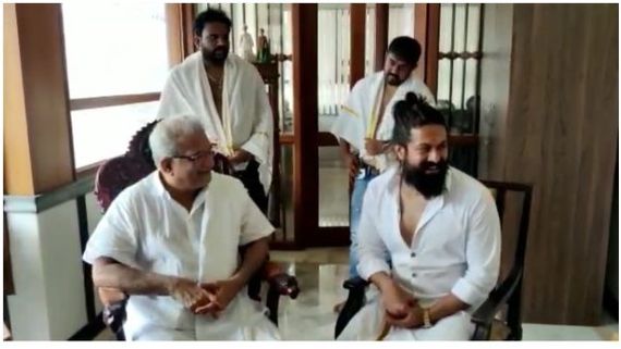 Dr.Veerendra Heggade: ಯಶ್ ಬಳಿ ಮಕ್ಕಳಿಗೆ ವಯಸ್ಸೆಷ್ಟು ಎಂದು ಕೇಳಿದ ಡಾ. ಡಿ.ವೀರೇಂದ್ರ ಹೆಗ್ಗಡೆ 