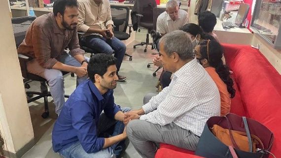 ಮಗನ ತ್ಯಾಗದ ಬಗೆಗಿನ ಸಿನಿಮಾ ಕಂಡು ಕಣ್ಣೀರುಗರೆದ ಸಂದೀಪ್ ಉನ್ನಿಕೃಷ್ಣನ್ ಪೋಷಕರು