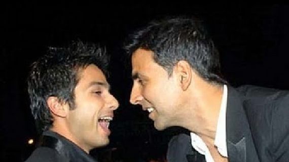 ಹಿಂದಿಗೆ ಹೋಗುತ್ತಿದೆ ಏಳು ವರ್ಷ ಹಳೆಯ ಕನ್ನಡ ಸಿನಿಮಾ: ಅಕ್ಷಯ್-ಶಾಹಿದ್ ನಡುವೆ ಪೈಪೋಟಿ!