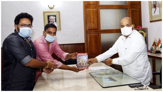 'ಡೊಳ್ಳು' ಸಿನಿಮಾ ನೋಡುವಂತೆ ರಾಜ್ಯಪಾಲರಿಗೆ ಪವನ್ ಒಡೆಯರ್ ಆಹ್ವಾನ!