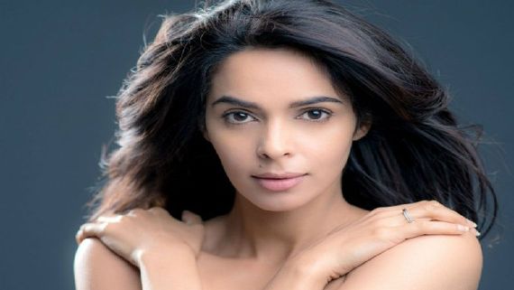 ಸ್ಟಾರ್‌ ನಟರು ಮಧ್ಯರಾತ್ರಿ ಮನೆಗೆ ಕರೆಯುತ್ತಾರೆ: ಬಾಲಿವುಡ್‌ನ ಕರಾಳ ಮುಖ ಬಿಚ್ಚಿಟ್ಟ ಮಲ್ಲಿಕಾ ಶೆರಾವತ್