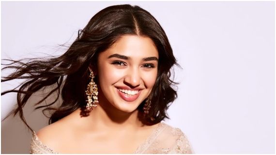 ಅಂದ ಹೆಚ್ಚಿಸಿಕೊಳ್ಳಲು ಪ್ಲಾಸಿಕ್ ಸರ್ಜರಿಗೆ ಮುಂದಾದ್ರಾ ಕೃತಿ ಶೆಟ್ಟಿ?