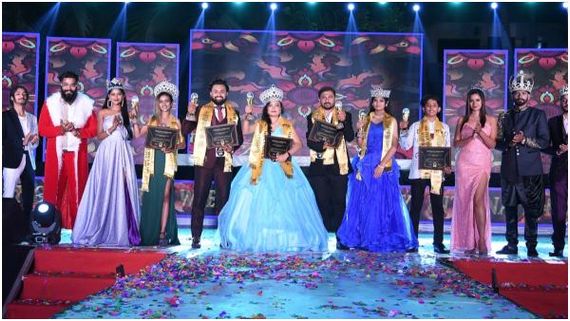 ಮನಮೋಹಕ ಫ್ಯಾಷನ್‌ ಶೋನಲ್ಲಿ ಮಿಂಚಿದ ಯುವಕ-ಯುವತಿಯರು