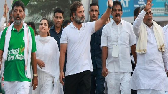 ರಾಹುಲ್ ಗಾಂಧಿ-ಡಿಕೆಶಿ-ಸಿದ್ದು ಜೊತೆ ಹೆಜ್ಜೆ ಹಾಕಿದ ರಮ್ಯಾ: ಮತ್ತೆ ಸಕ್ರಿಯ ರಾಜಕಾರಣಕ್ಕೆ?