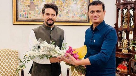 ಕೇಂದ್ರ ಸಚಿವ ಅನುರಾಗ್ ಠಾಕೂರ್ ಭೇಟಿ ಮಾಡಿದ ಹೊಂಬಾಳೆ ಫಿಲ್ಮ್ಸ್‌ನ ವಿಜಯ್ ಕಿರಗಂದೂರು 