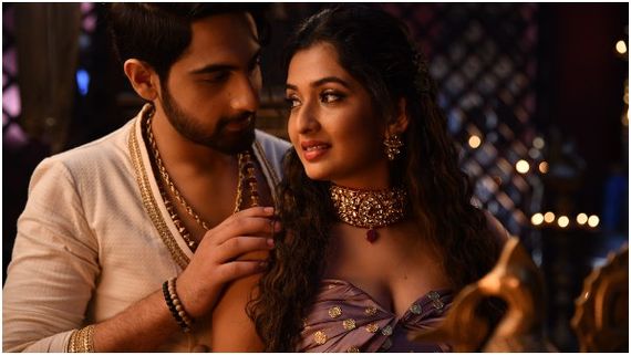 'ಬನಾರಸ್‌' ಬಿಡುಗಡೆಯ ಬಳಿಕವೂ ನಿಲ್ಲದ ಬೆಳಕಿನ ಕವಿತೆ ಹಾಡಿನ ಕ್ರೇಜ್! 