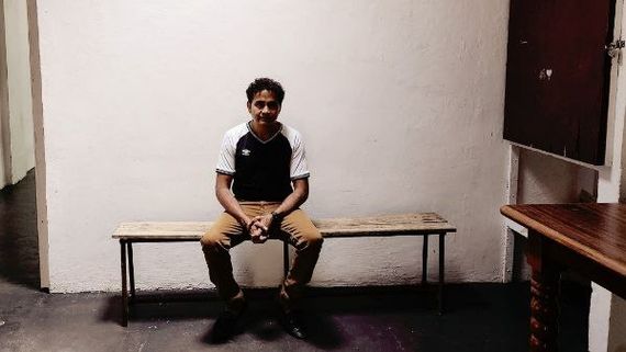 ತನ್ನ 1ನೇ ತರಗತಿ ಶಾಲಾ ಕೊಠಡಿಗೆ ವರ್ಷಗಳ ಬಳಿಕ ಹೋಗಿ ಆಶ್ಚರ್ಯಕ್ಕೊಳಗಾದ ಶರಣ್!