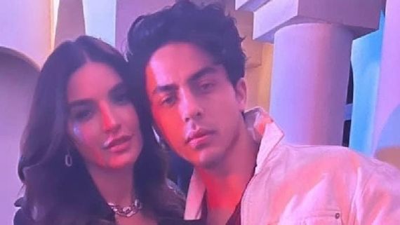 ಪಾಕಿಸ್ತಾನ ನಟಿಯೊಂದಿಗೆ ಶಾರುಖ್ ಖಾನ್ ಪುತ್ರನ ಚಿತ್ರ ವೈರಲ್: ನೋರಾ ಕತೆಯೇನು?