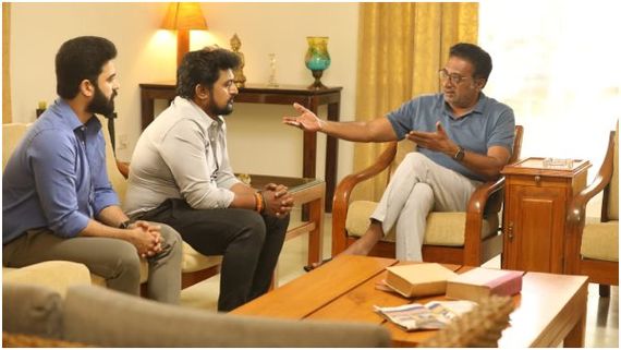 'ಕಾಲಾಯ ನಮಃ' ಅಂತಿರೋ ಕೋಮಲ್‌ಗೆ ಎದುರು ನಿಂತ ಬಹುಭಾಷಾ ನಟ ಪ್ರಕಾಶ್ ರೈ! 