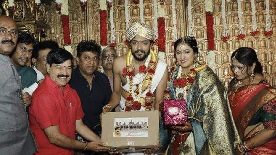 Vasishta Simha Haripriya Marriage : ವೈವಾಹಿಕ ಬಂಧಕ್ಕೆ ಒಳಗಾದ ಸ್ಯಾಂಡಲ್‌ವುಡ್ ಜೋಡಿ ವಸಿಷ್ಠ ಸಿಂಹ-ಹರಿಪ್ರಿಯಾ