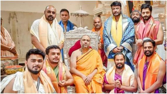 ರಾಯರ ಸನ್ನಿಧಿಯಲ್ಲಿ ದರ್ಶನ್ ಯುಗಾದಿ ಸಂಭ್ರಮ: ಮಂತ್ರಾಲಯದಲ್ಲಿ ಸ್ನೇಹಿತರೊಂದಿಗೆ ಪ್ರತ್ಯಕ್ಷ! 