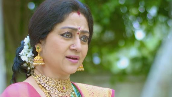 Paaru: ಪಾರು ಗರ್ಭಿಣಿ ಎಂಬ ವಿಚಾರ ತಿಳಿದು ಮಾತನಾಡಿಸಲು ಓಡೋಡಿ ಬಂದ ಅಖಿಲಾಂಡೇಶ್ವರಿ!
