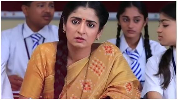 Bhagyalakshmi: ಬೀಸೋ ದೊಣ್ಣೆಯಿಂದ ತಪ್ಪಿಸಿಕೊಂಡ ಭಾಗ್ಯ: ಕ್ಲಾಸ್ ರೂಮಿನಲ್ಲಿ ವಿದ್ಯಾರ್ಥಿಗಳಿಂದ ಟಾರ್ಚರ್ 