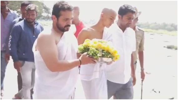 ಕಾವೇರಿ ನದಿಯ ಪಶ್ಚಿಮವಾಹಿನಿಯಲ್ಲಿ ನಟ ವಿಜಯ್‌ರಾಘವೇಂದ್ರ ಪತ್ನಿ ಸ್ಪಂದನಾ ಅಸ್ತಿ ವಿಸರ್ಜನೆ 