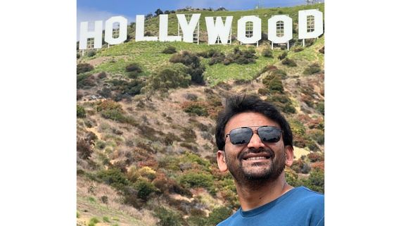 ಹಾಲಿವುಡ್‌ನಲ್ಲಿ ನಟ ಡಾಲಿ ಧನಂಜಯ್, ಎಲ್ಲರ ಕಣ್ಣು ನಾಗಭೂಷಣ ಪಂಚೆ ಮೇಲೆ!