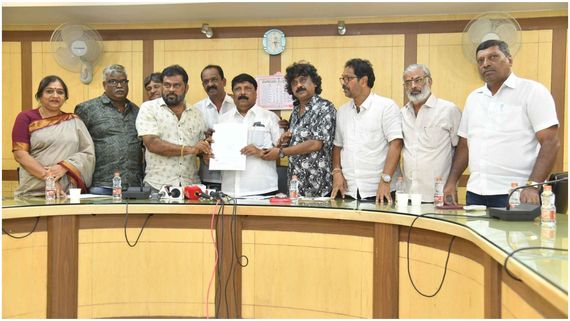 ಸಿನಿಮಾ ಕಾರ್ಮಿಕರ ಹೊಸ ವೇತನ: ಕೆ.ಮಂಜು ಅಧ್ಯಕ್ಷತೆಯ ಸಮಿತಿಯಿಂದ ವಾಣಿಜ್ಯ ಮಂಡಳಿಗೆ ವರದಿ! 