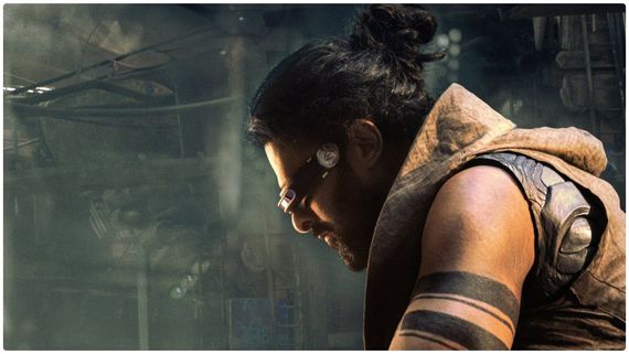 ರಿಯಲ್ ಸ್ಟಾರ್ ಉಪೇಂದ್ರ ಸ್ಟೈಲ್‌ನಲ್ಲಿ ಜುಟ್ಟು ಕಟ್ಕೊಂಡು ಬಂದ ಪ್ರಭಾಸ್