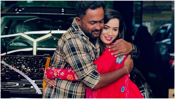 ಭಾವಿ ಪತಿಗೆ ಕಾರ್ ಗಿಫ್ಟ್ ನೀಡಿದ 'ಅಗ್ನಿಸಾಕ್ಷಿ' ಖ್ಯಾತಿಯ ಶೋಭಾ ಶೆಟ್ಟಿ; ಬೆಲೆ ಎಷ್ಟು? 