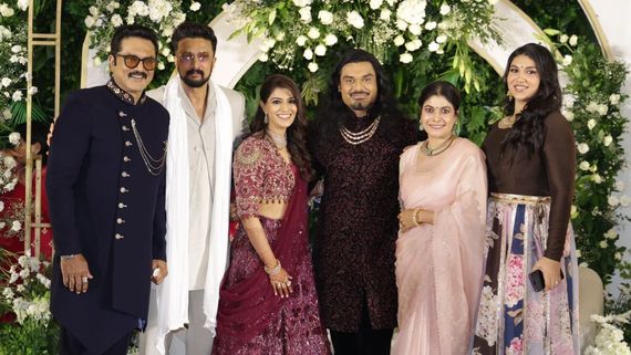 ವರಲಕ್ಷ್ಮಿ ಶರತ್‌ಕುಮಾರ್ ಆರತಕ್ಷತೆ: ಕುಟುಂಬ ಸಮೇತ ತೆರಳಿ ಶುಭ ಕೋರಿದ ಕಿಚ್ಚ ಸುದೀಪ್  