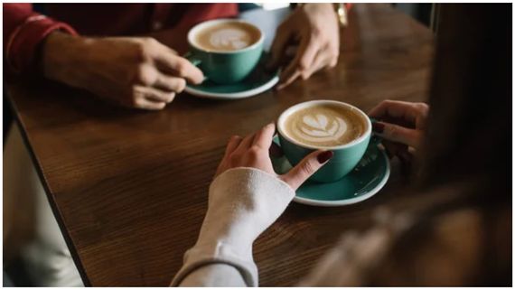 ಪಾತ್ರಕ್ಕಾಗಿ ಪಲ್ಲಂಗ ; ನಟಿಯರು ಕಾಫಿ ಶಾಪ್‌ಗೆ ಹೋಗುವುದನ್ನು ಮೊದಲು ನಿಲ್ಲಿಸಬೇಕೆಂದ ಬಾಲಿವುಡ್ ಸ್ಟಾರ್‌...!