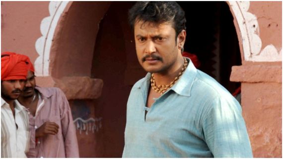  ಅಭಿಮಾನಿಯ ಎಡವಟ್ಟು; ನೋವಿನಿಂದ ಚೀರಿದ ದರ್ಶನ್