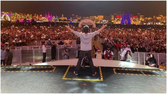 ಅಂದು ಟಾರ್‌ ರೋಡ್‌ನಲ್ಲಿದ್ದ ಈ ವ್ಯಕ್ತಿ ಇಂದು ಸೂಪರ್ ಸ್ಟಾರ್, ಭಾರತದ ನಂಬರ್ 1 ಶ್ರೀಮಂತ ಹೀರೋನ ಆಸ್ತಿ ಎಷ್ಟು..?