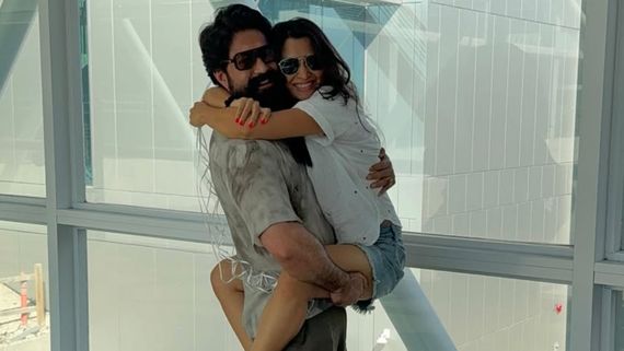 ಯಶ್ ಸೊಂಟ ಏರಿದ ರಾಧಿಕಾ; ಮಡದಿಯನ್ನು ಮುದ್ದಾಡಿದ ರಾಕಿಂಗ್ ಸ್ಟಾರ್