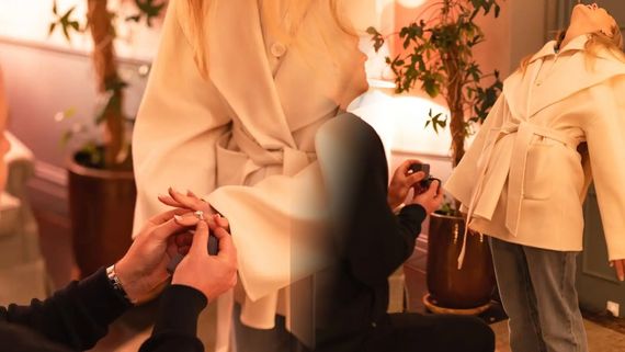 ಬೆಳ್ಳಿತೆರೆಯ ಸುಂದರಿಗೆ ಕ್ಲೀನ್ ಬೋಲ್ಡ್ ಆದ ಸ್ಟಾರ್ ಕ್ರಿಕೆಟರ್ ; ಮಂಡಿಯೂರಿ ಪ್ರಪೋಸ್- ನಟಿ ಭಾವುಕ