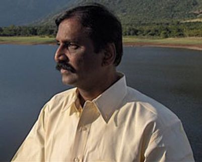 ~~தமிழை கொல்லும் உதித் நாராயணன்கள்~~!