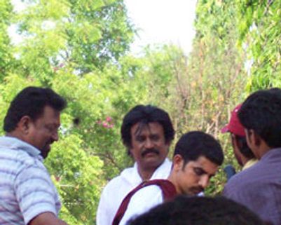 20 கெட்டப்புகளில் ரஜினி!