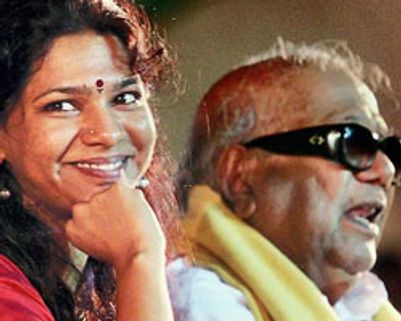 அபியும் நானும்-கருணாநிதியும் கனிமொழியும்!