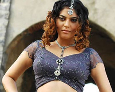 ஷெரீன் இப்போது எழுத்தாளராக்கும்!