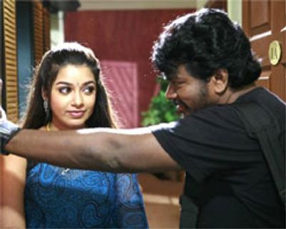 செருப்பை துறந்த திரையுலகினர்!