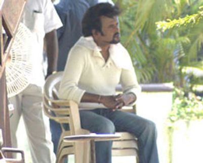 மழை.. எந்திரன் செட் நாசம்!