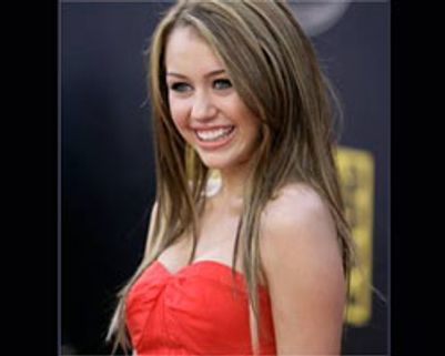 ~~கணவர்~~ காப்ரியோ..சைரஸ் அதிரடி!