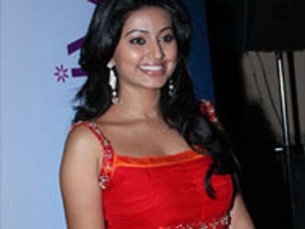 ஆல்பாவுக்கு ~~அல்வா~~-சினேகாவுக்கு கோவா!