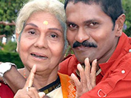 கன்னட நடிகர் வினோத்ராஜை கொல்ல முயற்சி - தாயுடன் தப்பினார்