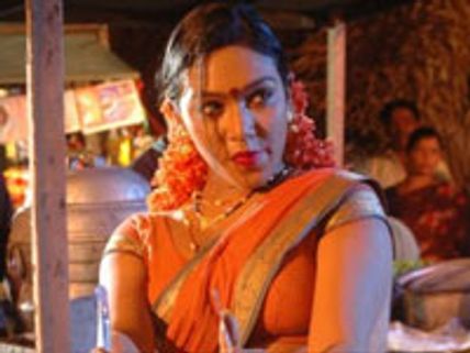 இன்னொருவனில் ரிஷா ~~கபடியாட்டம்~~!