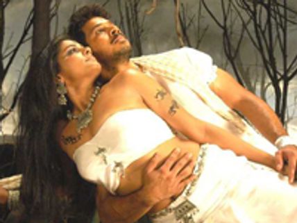 பரத்துக்கு முட்டியில் காயம்!