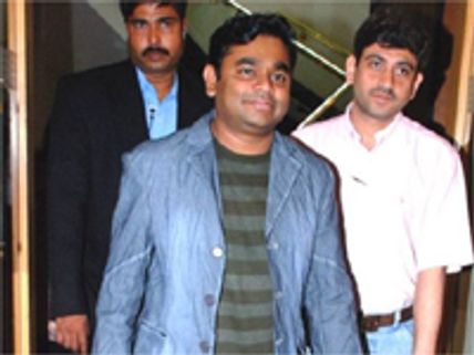 எதுவும் வேணாம்; தனிமைதான் வேண்டும்!-ரஹ்மான்