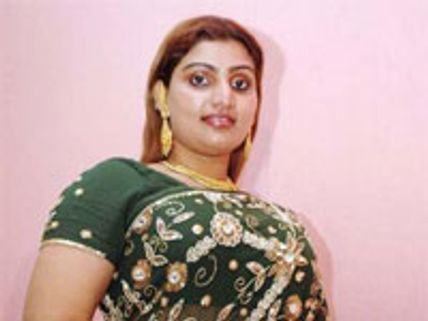 அதிமுகவுக்கு பிரச்சாரம்-பாபிலோனா!