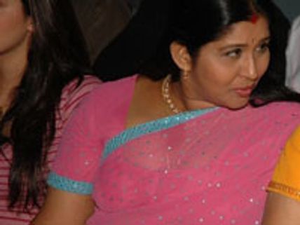 சீட்டுக்கு 10 கோடி கேட்டார் சிரஞ்சீவி! - கவிதா பகீர்