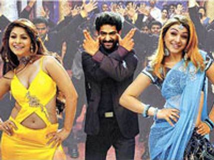 ஸ்டிரெச்சரில் வந்து ஓட்டுப் போட்ட ஜூனியர் என்டிஆர்