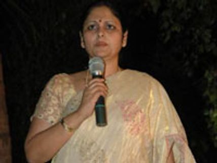 நடிகை ஜெயசுதா கைதாகி விடுதலை!