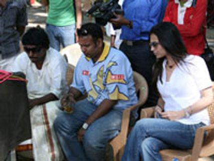 'சௌந்தர்யா'-வார்னர் விலகலா?